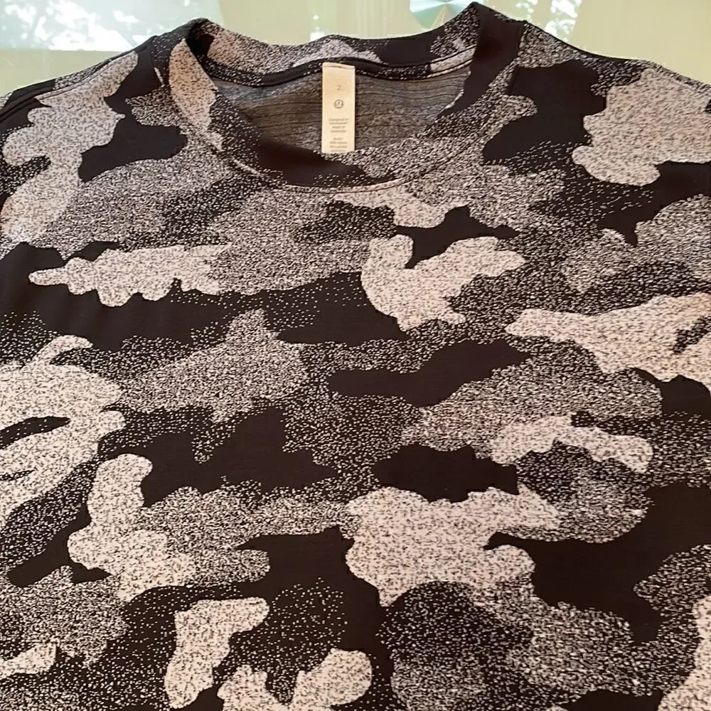 Lululemon top 2 black grey light grey printed